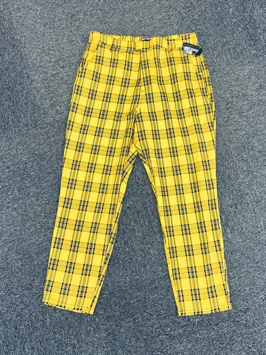 Hot Topic Pants - NWT Hot Topic Yellow & Black Plaid Cropped Pants- size XL